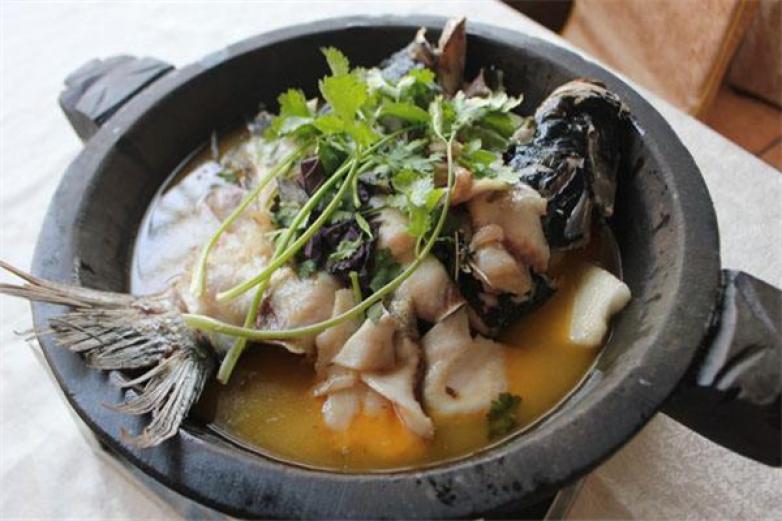 木子石锅鱼火锅